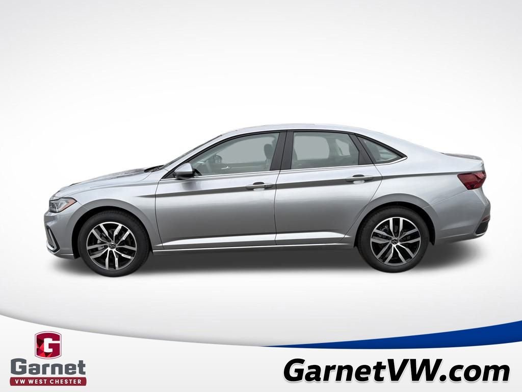 New 2026 Volkswagen Jetta SE image 2