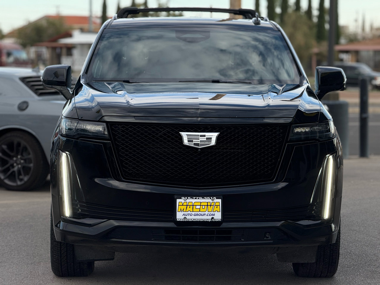 Used 2022 Cadillac Escalade Sport Platinum w/ LPO, ONYX Package image 4