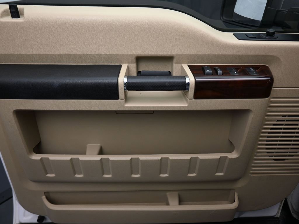 Used 2010 Ford F250 Lariat image 10