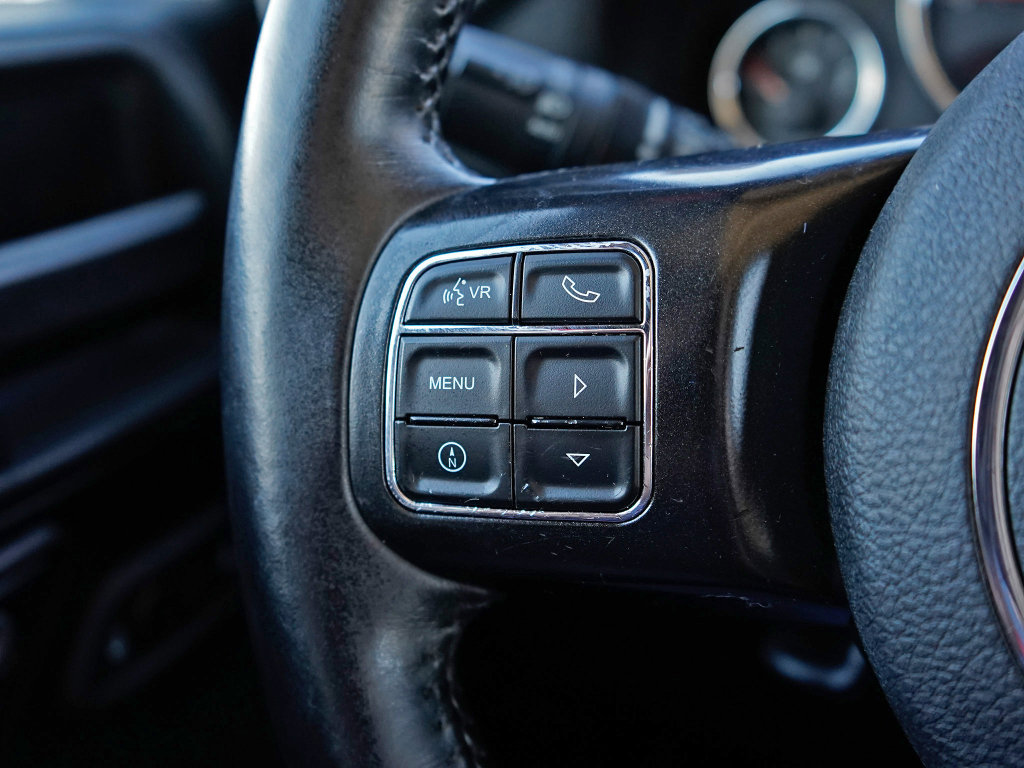 Used 2017 Jeep Wrangler Unlimited Rubicon image 16