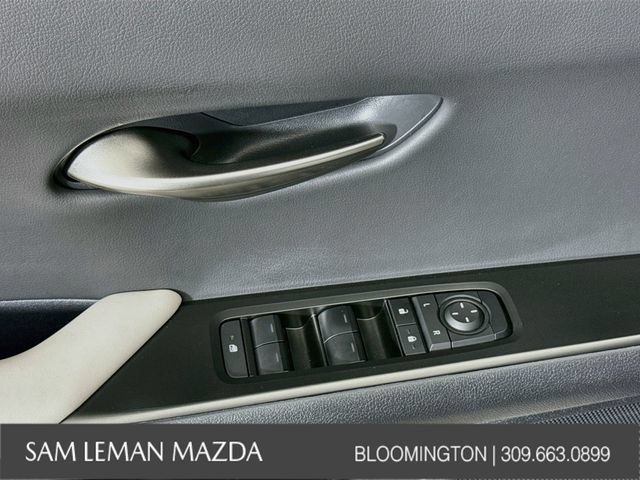 Used 2025 Lexus UX 300h FWD w/ Accessory Package (Z1) image 17