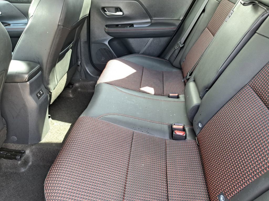 Used 2025 Nissan Kicks SR image 18