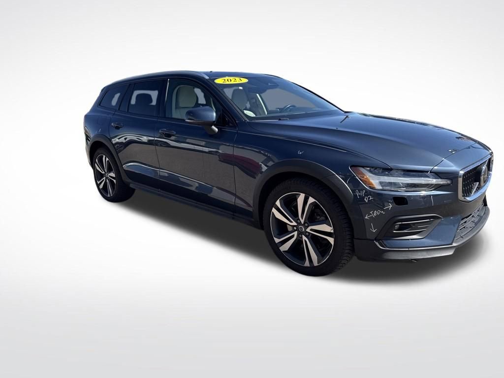 Used 2023 Volvo V60 B5 Cross Country Plus w/ Climate Package AWD/4WD image 13