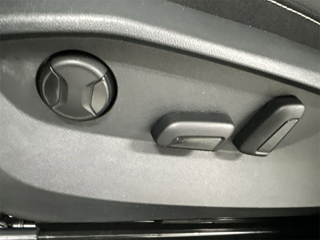 Certified 2025 Volkswagen Taos SEL image 16