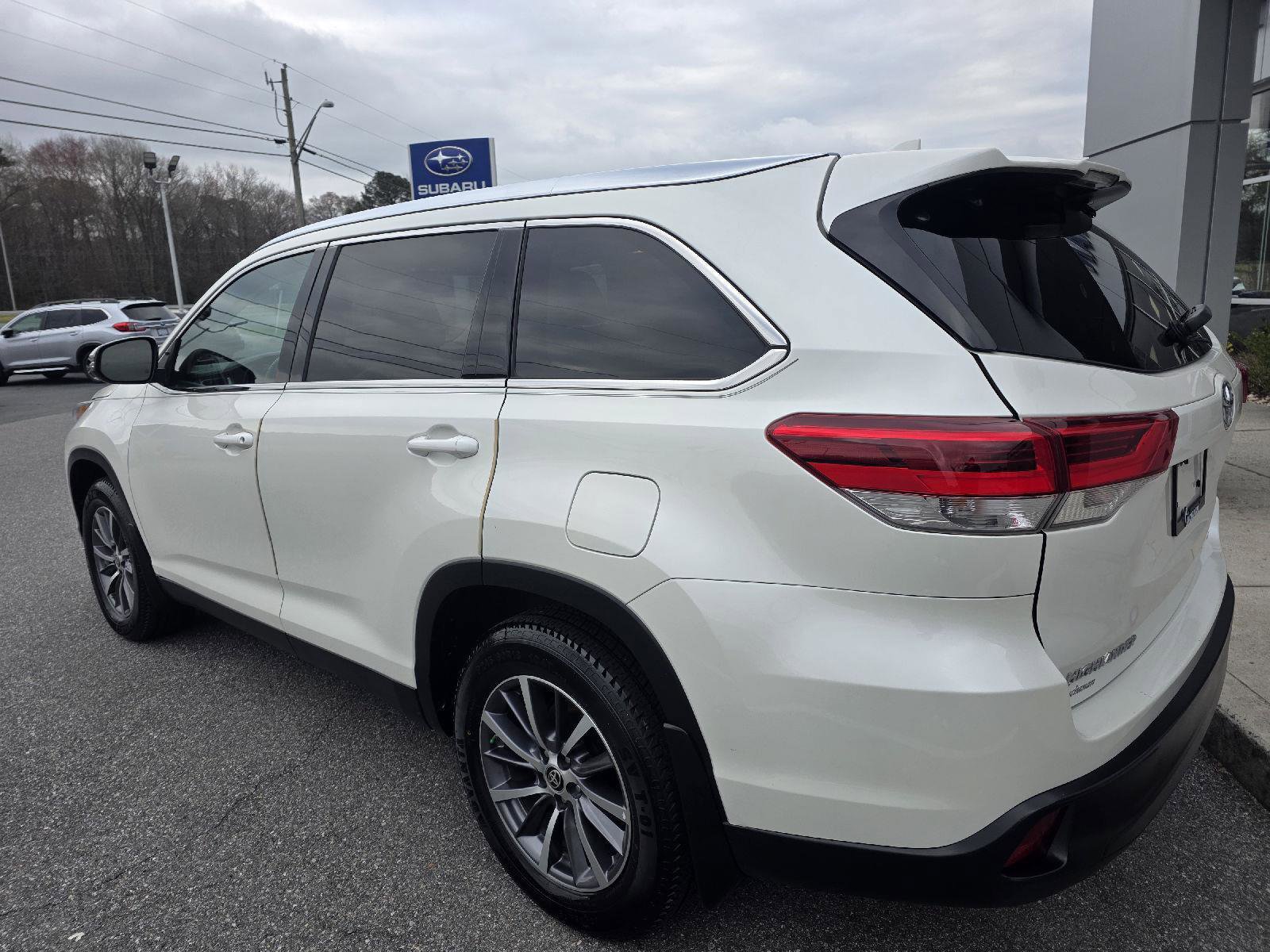 Used 2019 Toyota Highlander XLE image 8