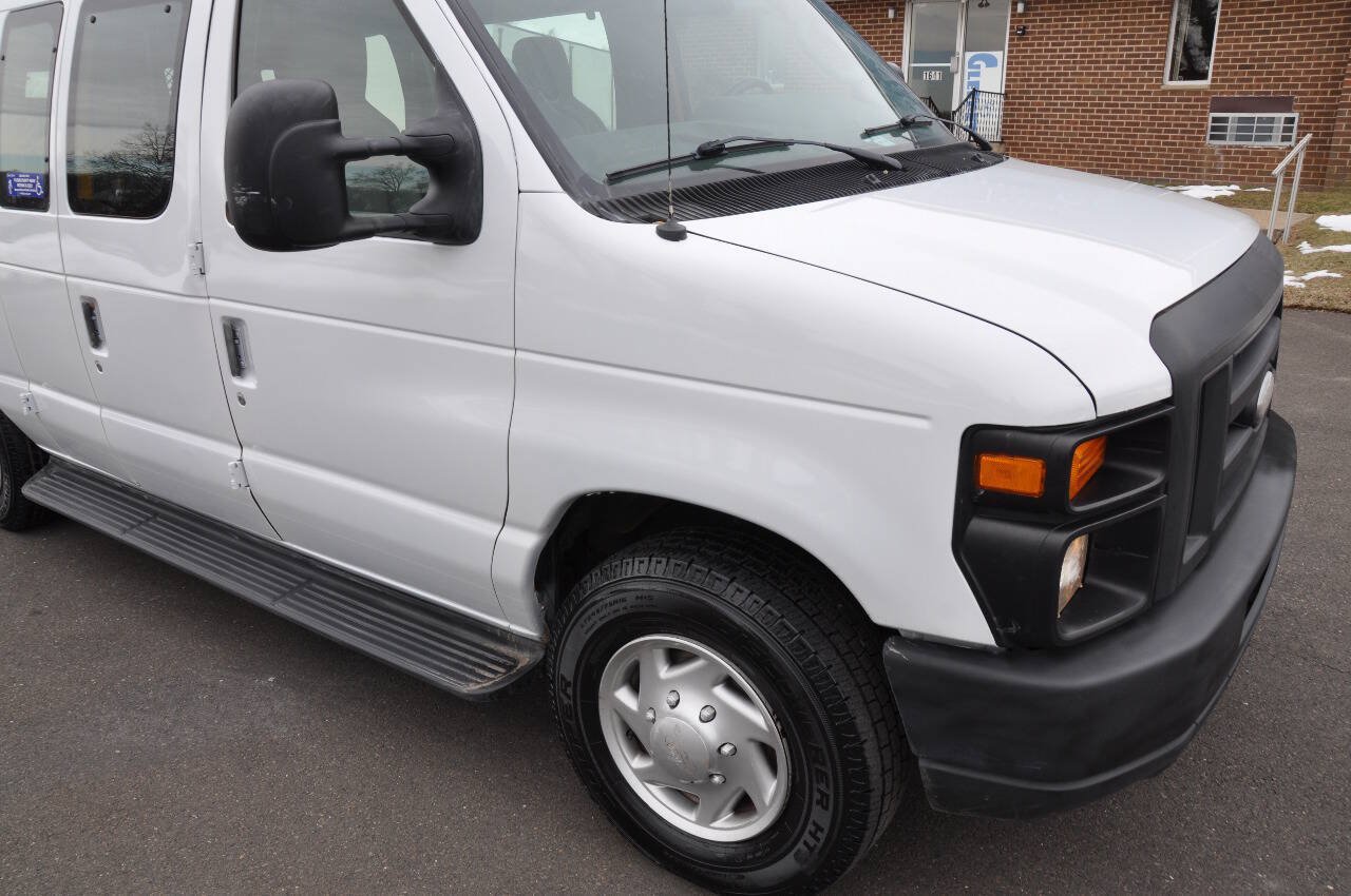 Used 2014 Ford E-250 and Econoline 250 Extended w/ Power Group RWD image 8