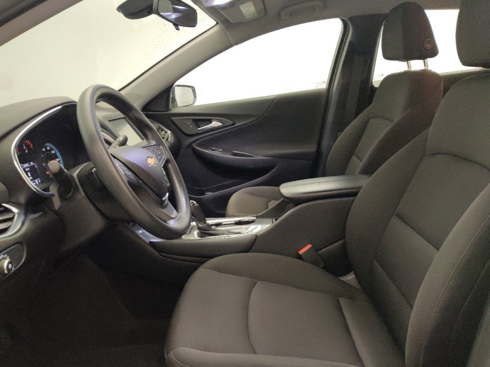 Used 2018 Chevrolet Malibu LT FWD image 17