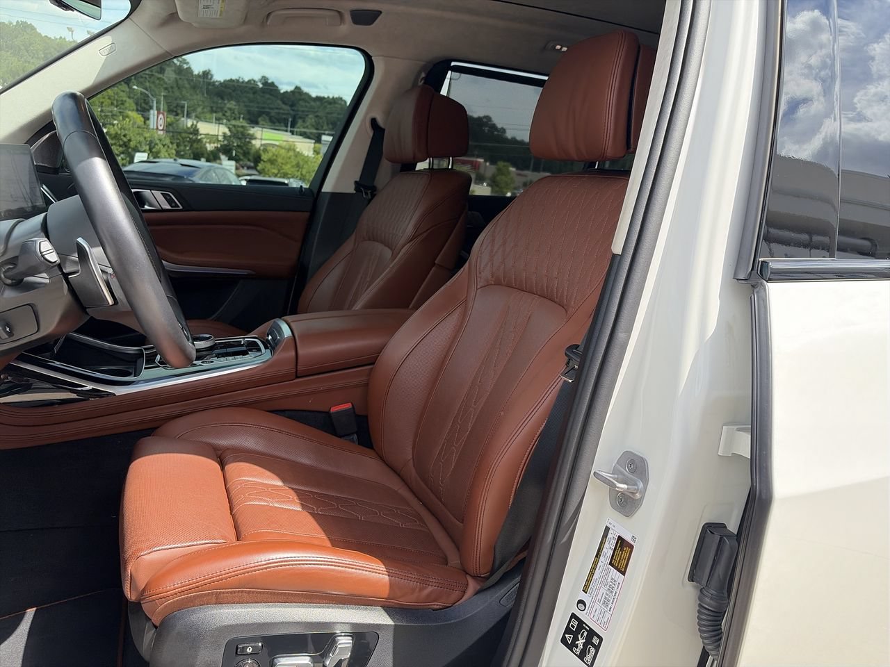 Certified 2025 BMW X7 M60i AWD/4WD image 14