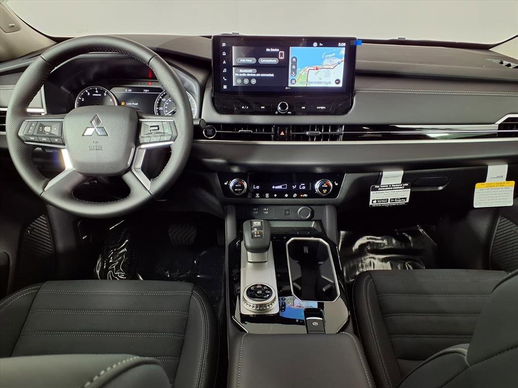 New 2025 Mitsubishi Outlander SE image 12