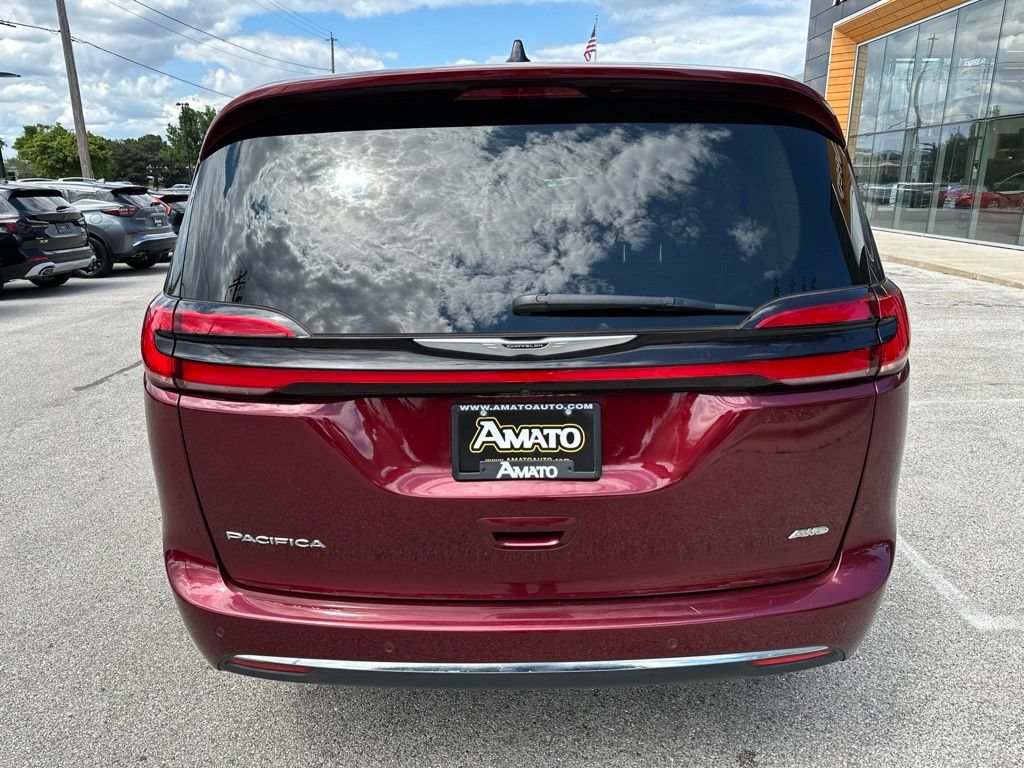 Used 2023 Chrysler Pacifica Touring-L AWD/4WD image 8