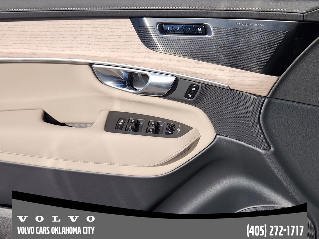 Used 2026 Volvo XC90 B5 Plus w/ Protection Package Premier image 22