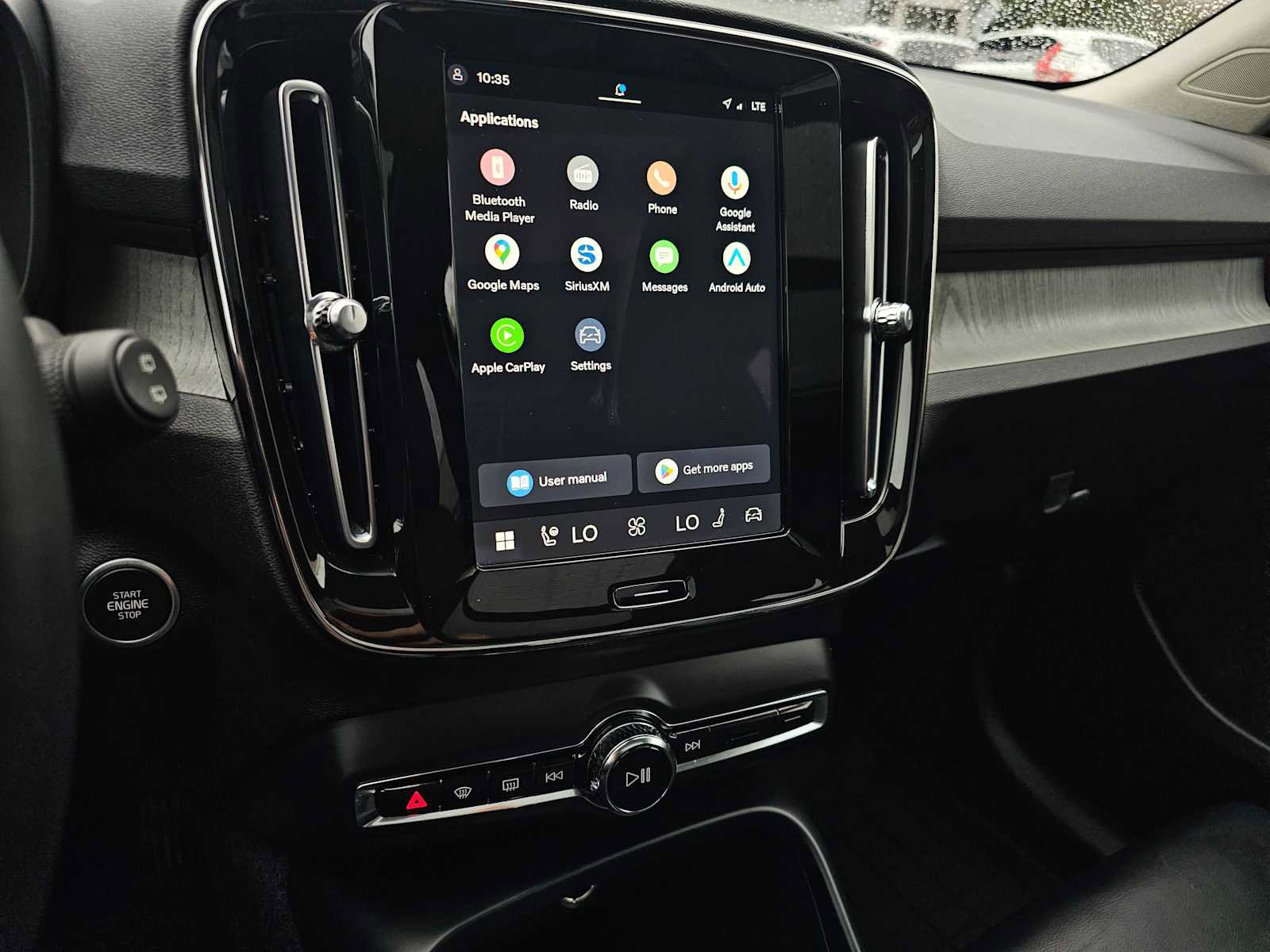 Certified 2024 Volvo XC40 B5 Ultimate w/ Protection Package Premier image 27