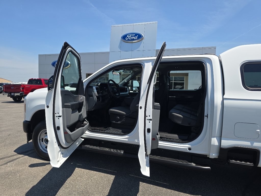 Used 2025 Ford F250 XL AWD/4WD image 14