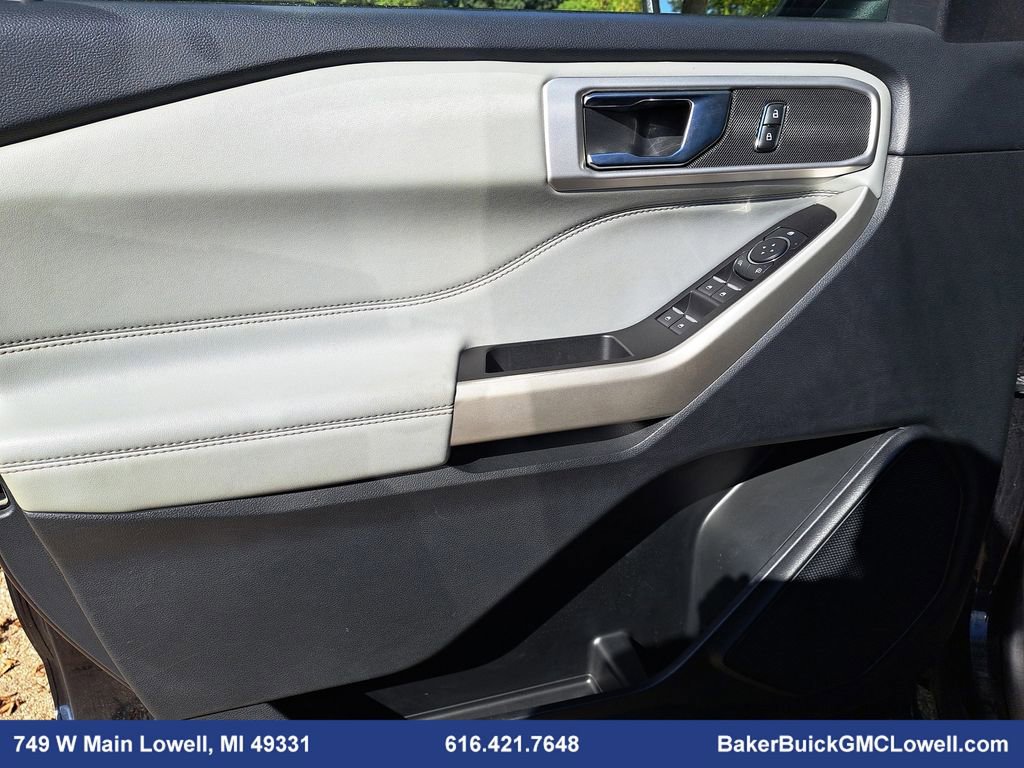 Used 2022 Ford Explorer XLT w/ XLT Sport Appearance Package image 29