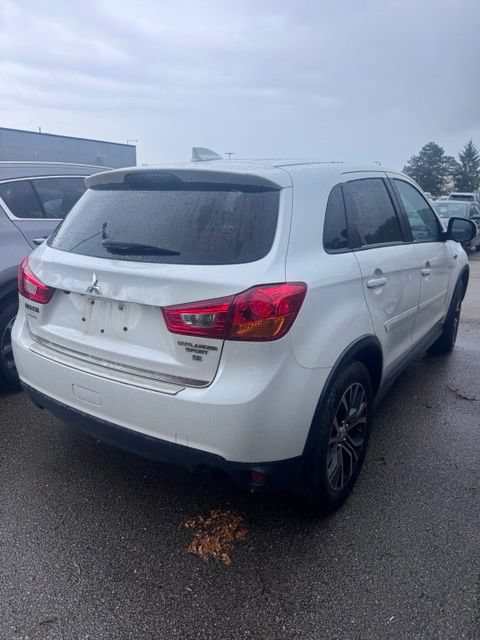 Used 2017 Mitsubishi Outlander Sport SE FWD image 3