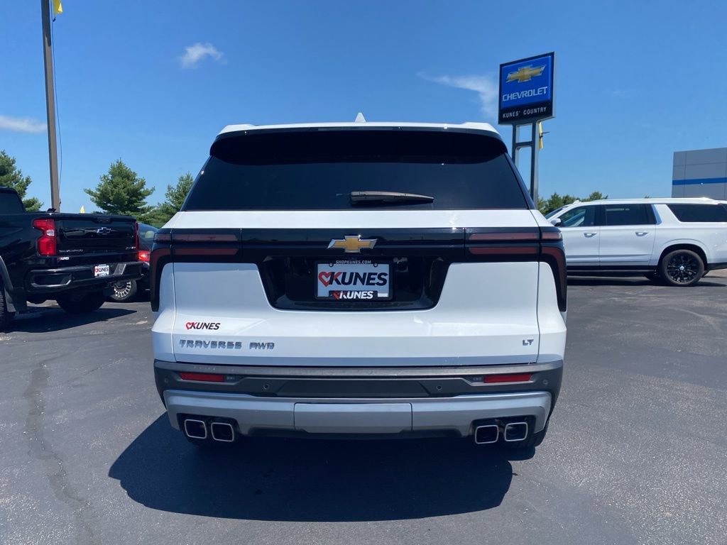 Used 2024 Chevrolet Traverse LT image 9