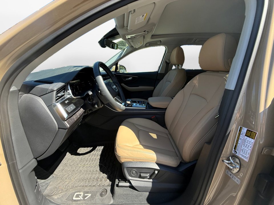 Used 2025 Audi Q7 2.0T Premium Plus w/ Premium Plus Package image 9