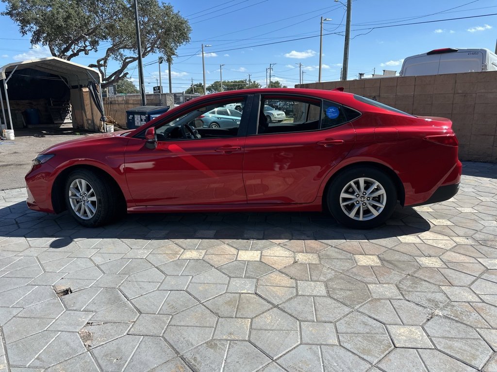 Used 2025 Toyota Camry LE image 8