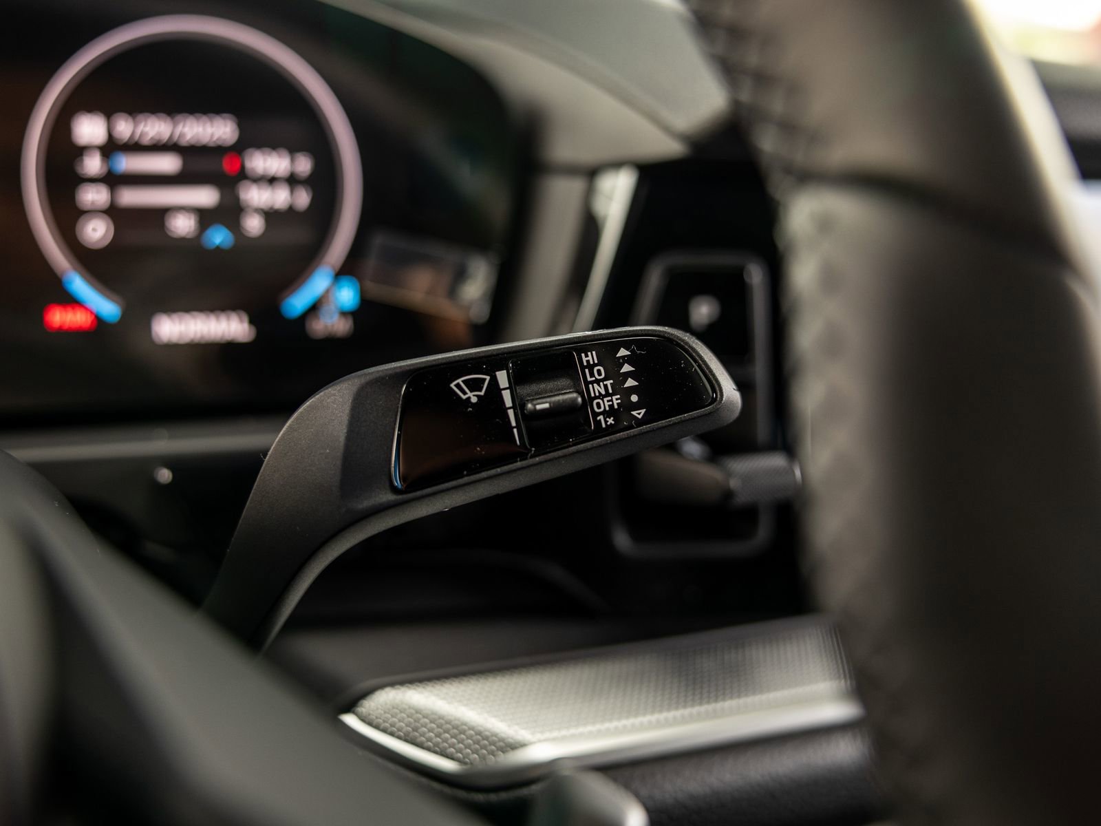 Certified 2025 Porsche Cayenne Coupe image 30