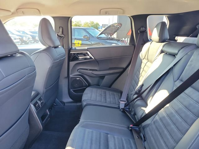 New 2026 Mitsubishi Outlander SE FWD image 14
