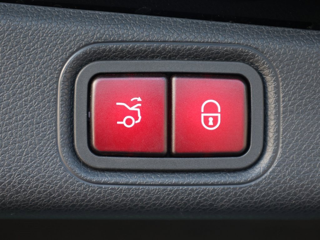 Used 2022 Mercedes-Benz E 350 Sedan w/ Driver Assistance Package image 9