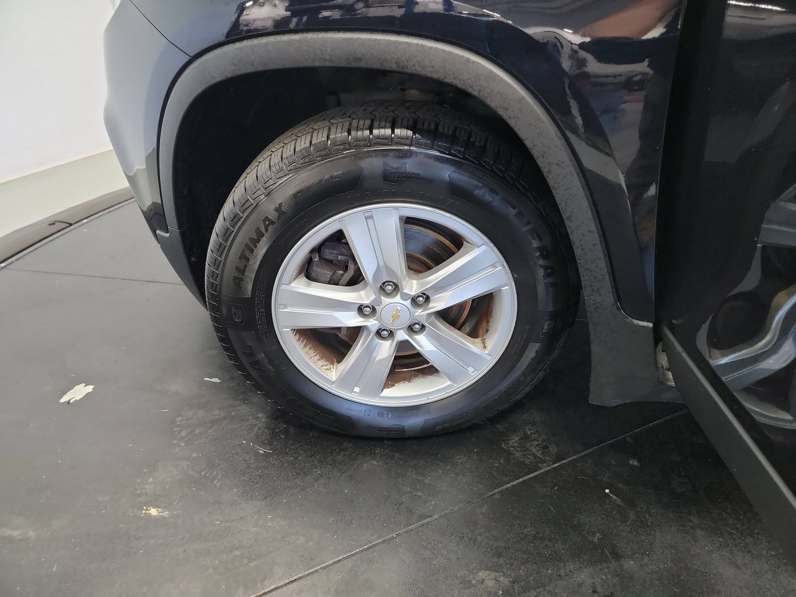 Used 2021 Chevrolet Trax LS w/ Tint and Cruise Package FWD image 29