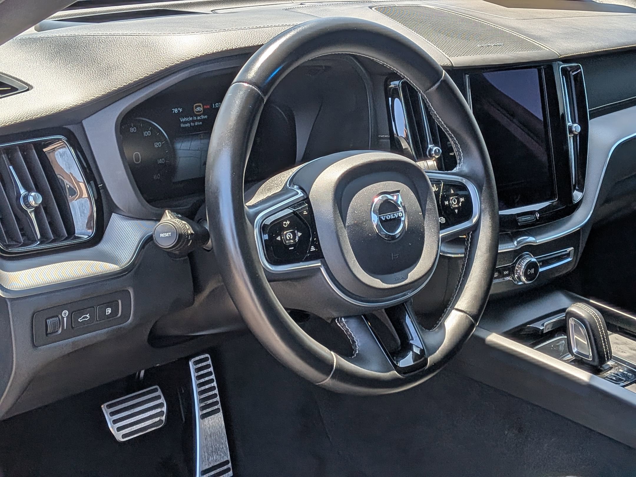 Used 2021 Volvo XC60 T8 R-Design w/ Advanced Package image 14