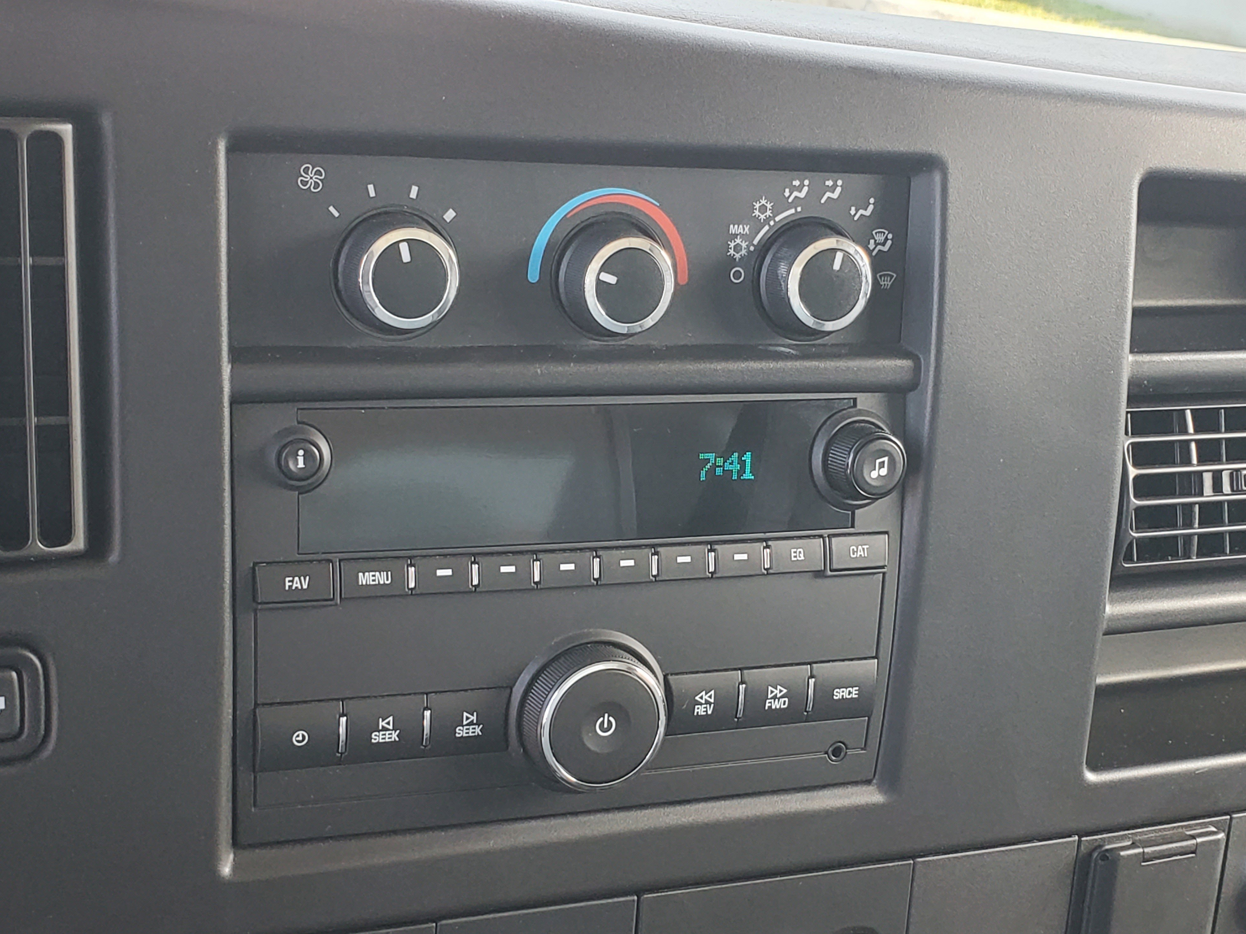 Used 2019 Chevrolet Express 3500 w/ Power Convenience Package image 18