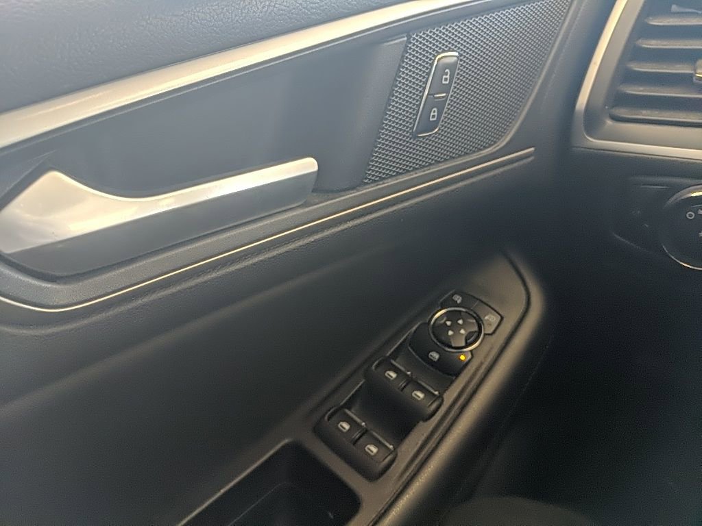 Used 2022 Ford Edge SEL image 26