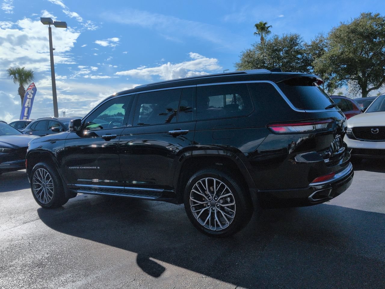 Used 2022 Jeep Grand Cherokee L Summit AWD/4WD image 6