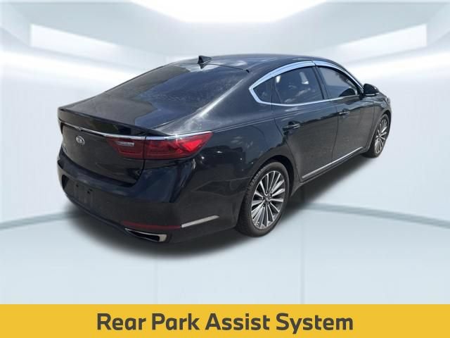 Used 2017 Kia Cadenza Premium w/ Luxury Package FWD image 6
