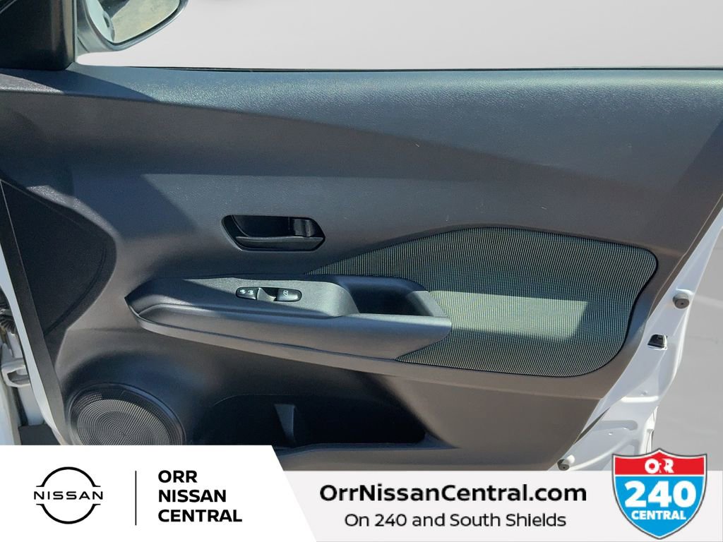 Used 2018 Nissan Kicks S FWD image 10