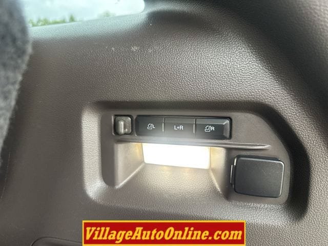 Used 2021 Ford Explorer Platinum w/ Equipment Group 601A AWD/4WD image 37
