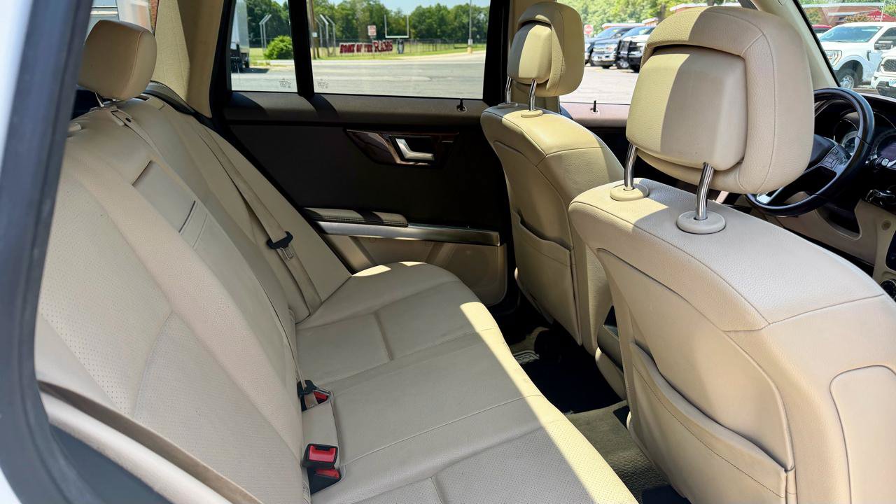 Used 2013 Mercedes-Benz GLK 350 4MATIC image 11