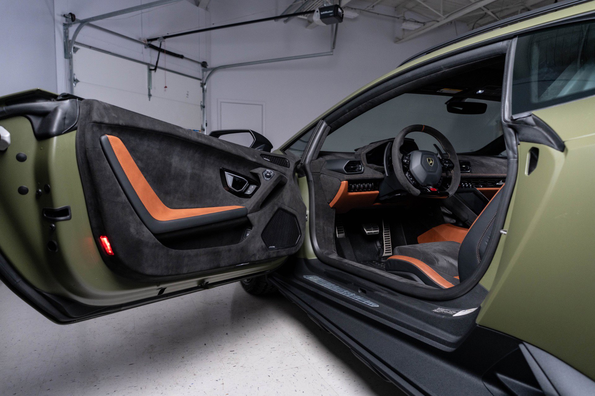 Used 2024 Lamborghini Huracan Sterrato AWD/4WD image 63