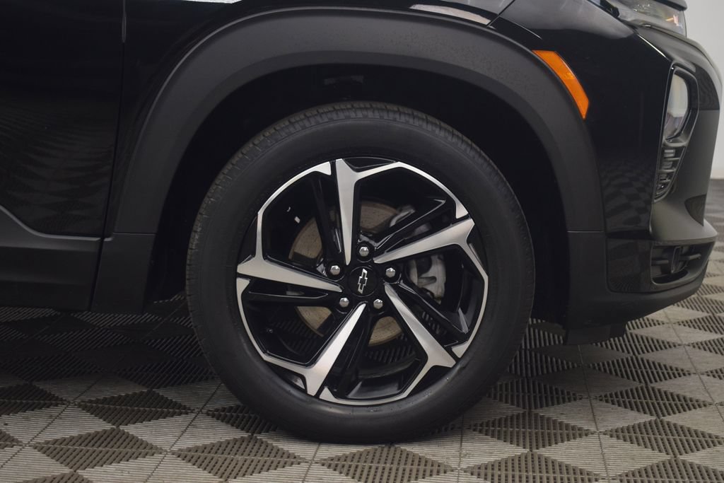 Used 2023 Chevrolet TrailBlazer RS w/ Convenience Package FWD image 32