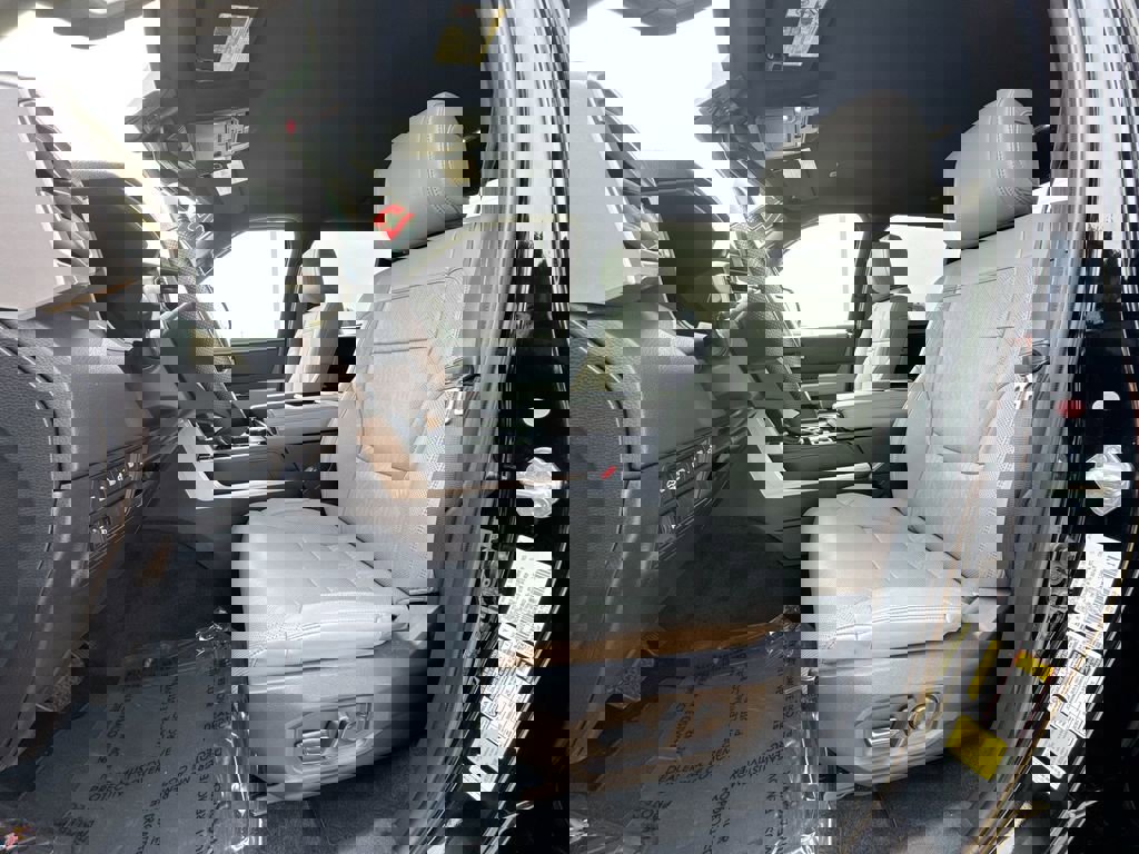 Used 2025 Toyota Tundra Limited image 18