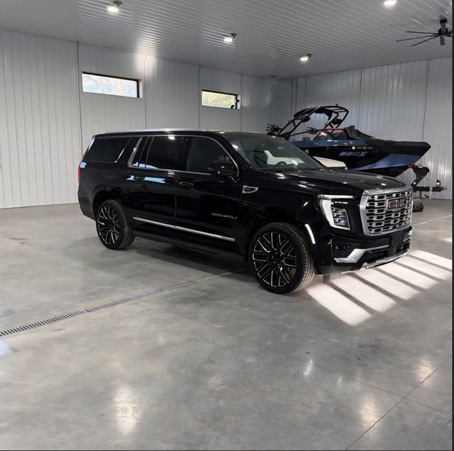 Used 2025 GMC Yukon XL Denali image 7