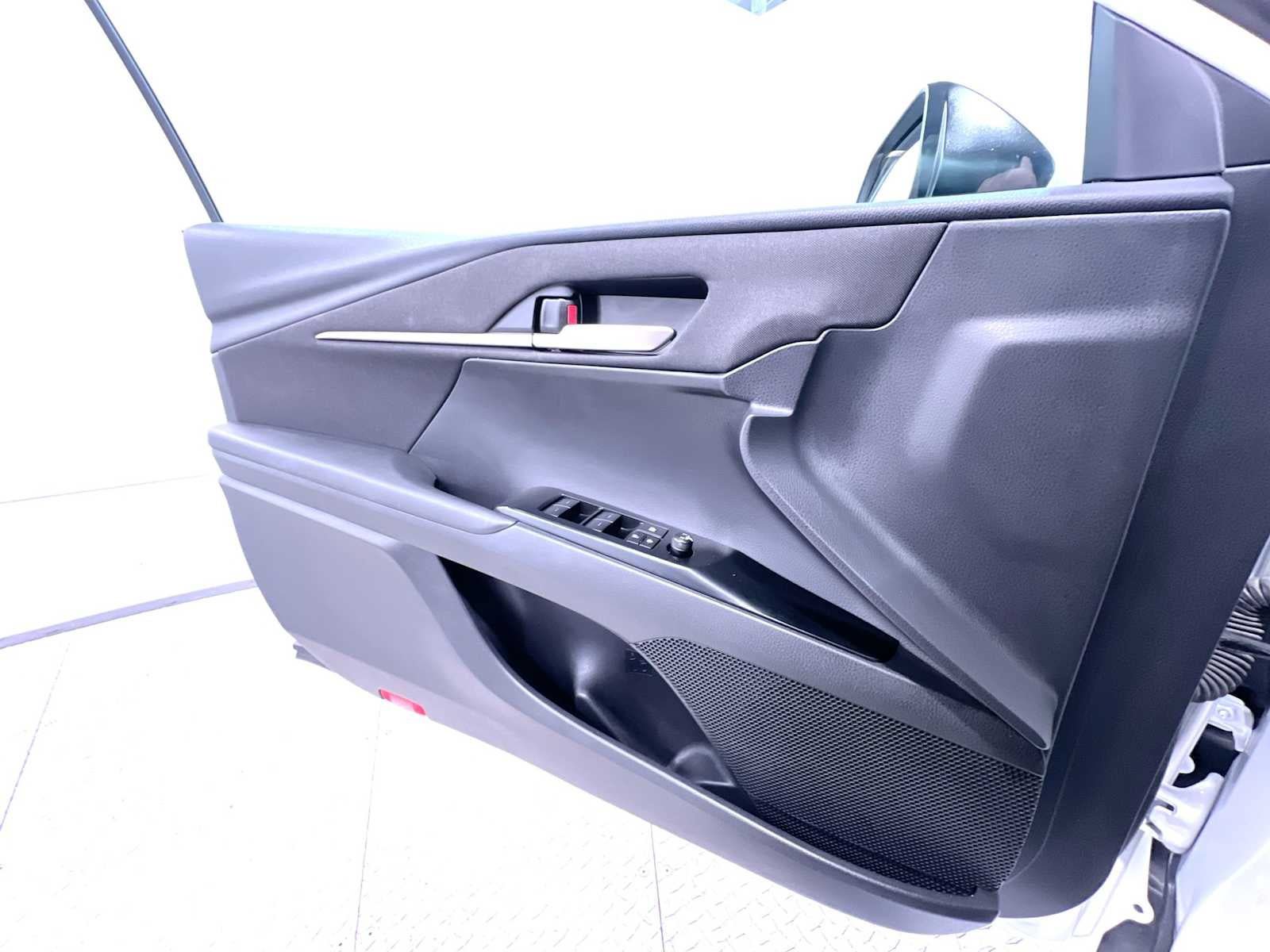 Used 2025 Toyota Camry LE FWD image 30