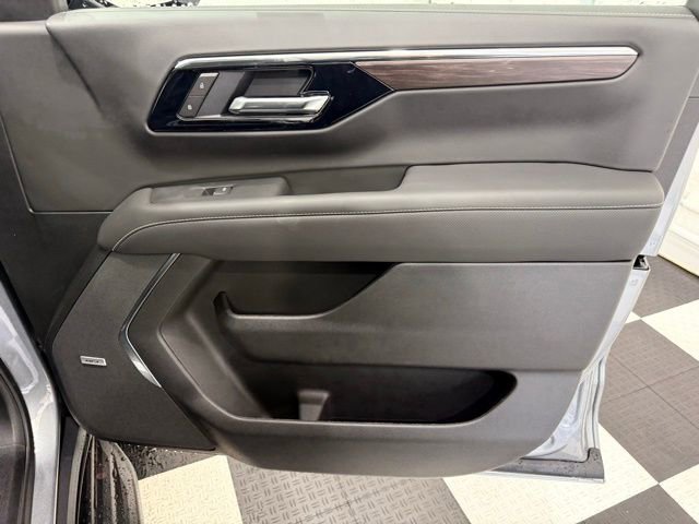 New 2026 Chevrolet Suburban Premier w/ Sun And Tow Package image 25