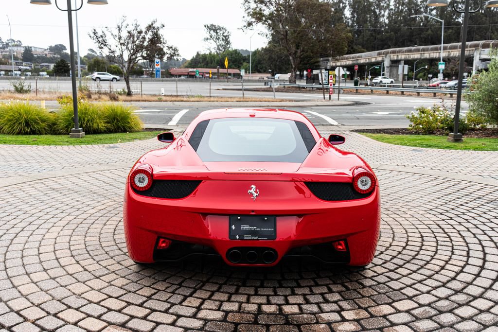 Used 2015 Ferrari 458 Italia Coupe RWD image 7