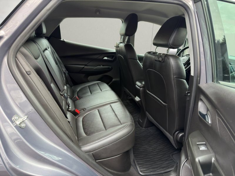 Used 2023 Chevrolet Bolt LT w/ 2LT w/ Infotainment Package FWD image 12