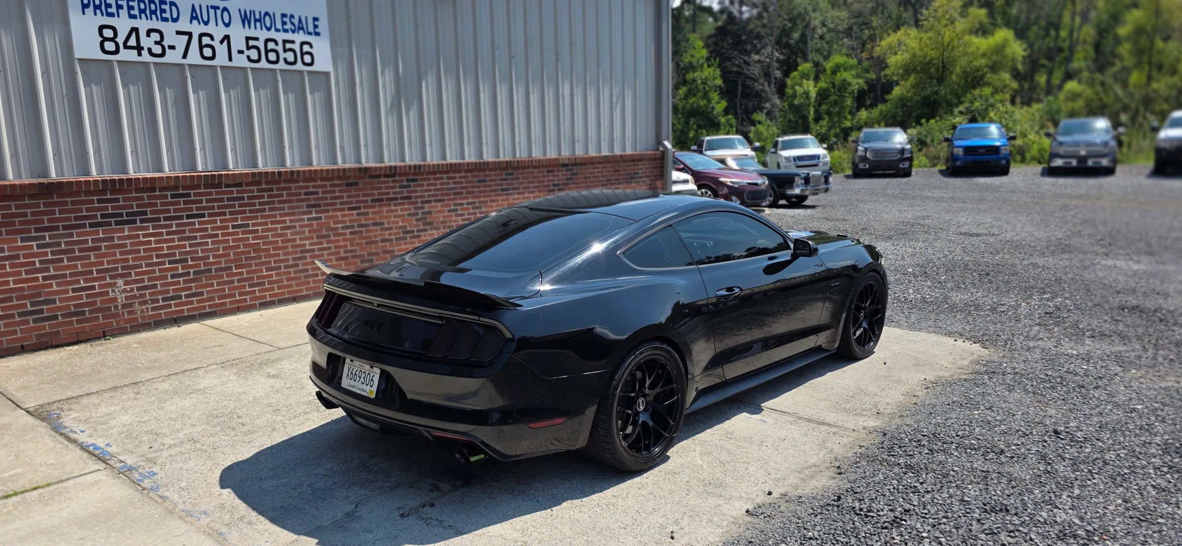 Used 2017 Ford Mustang GT w/ Black Accent Package RWD image 6