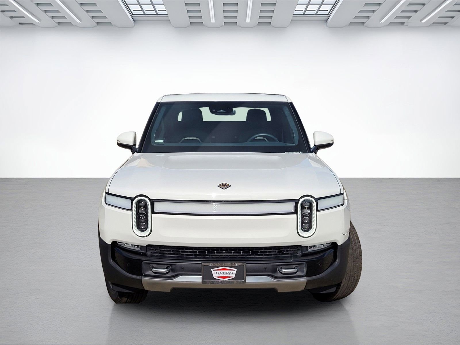 Used 2023 Rivian R1T Adventure image 2