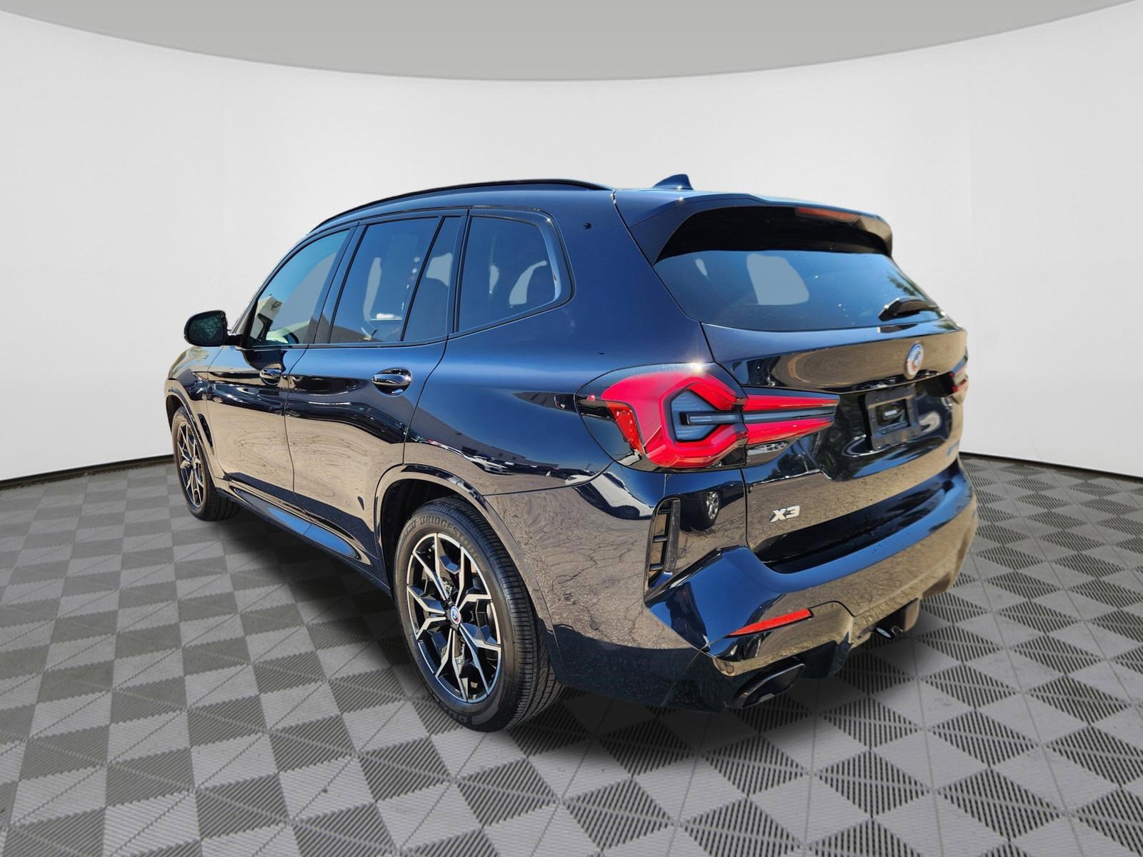 Used 2023 BMW X3 M40i w/ Premium Package image 3