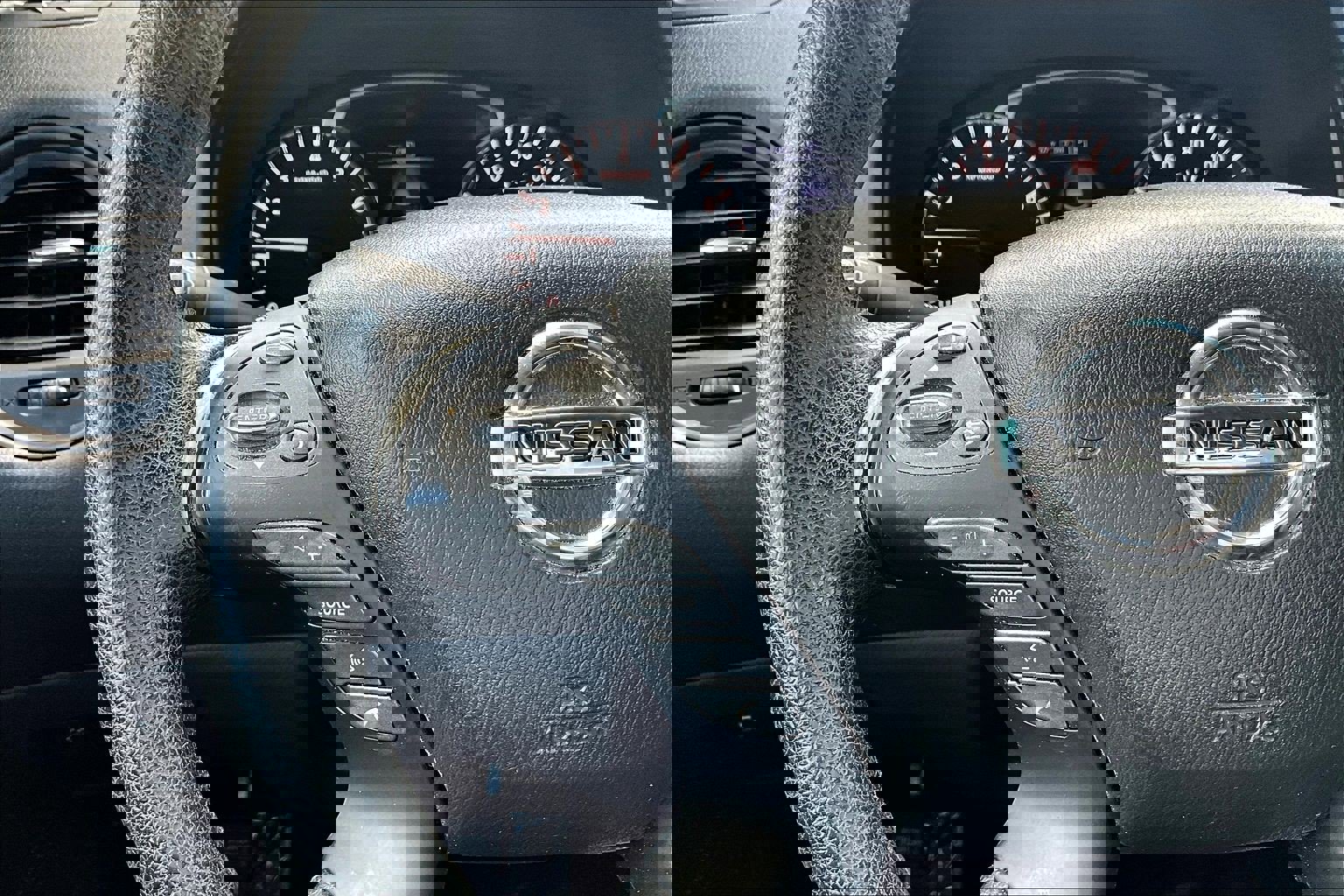 Used 2018 Nissan Pathfinder S image 19