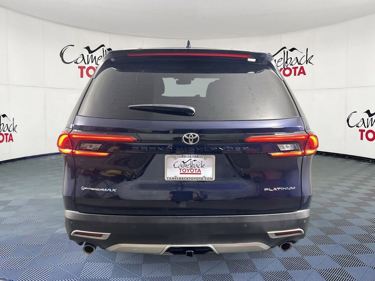 Used 2024 Toyota Grand Highlander AWD Hybrid image 7