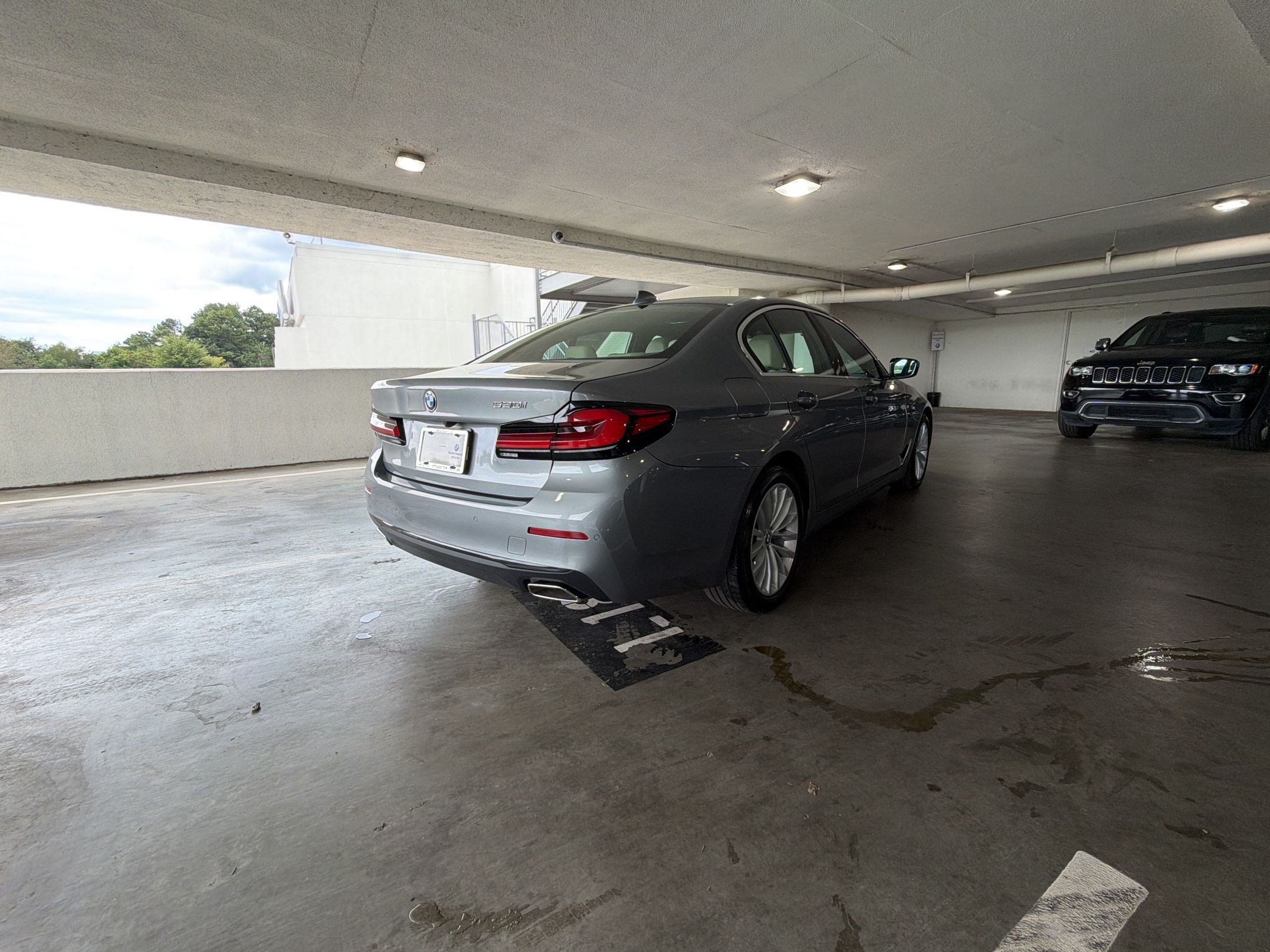 Used 2023 BMW 530i w/ Convenience Package RWD image 7