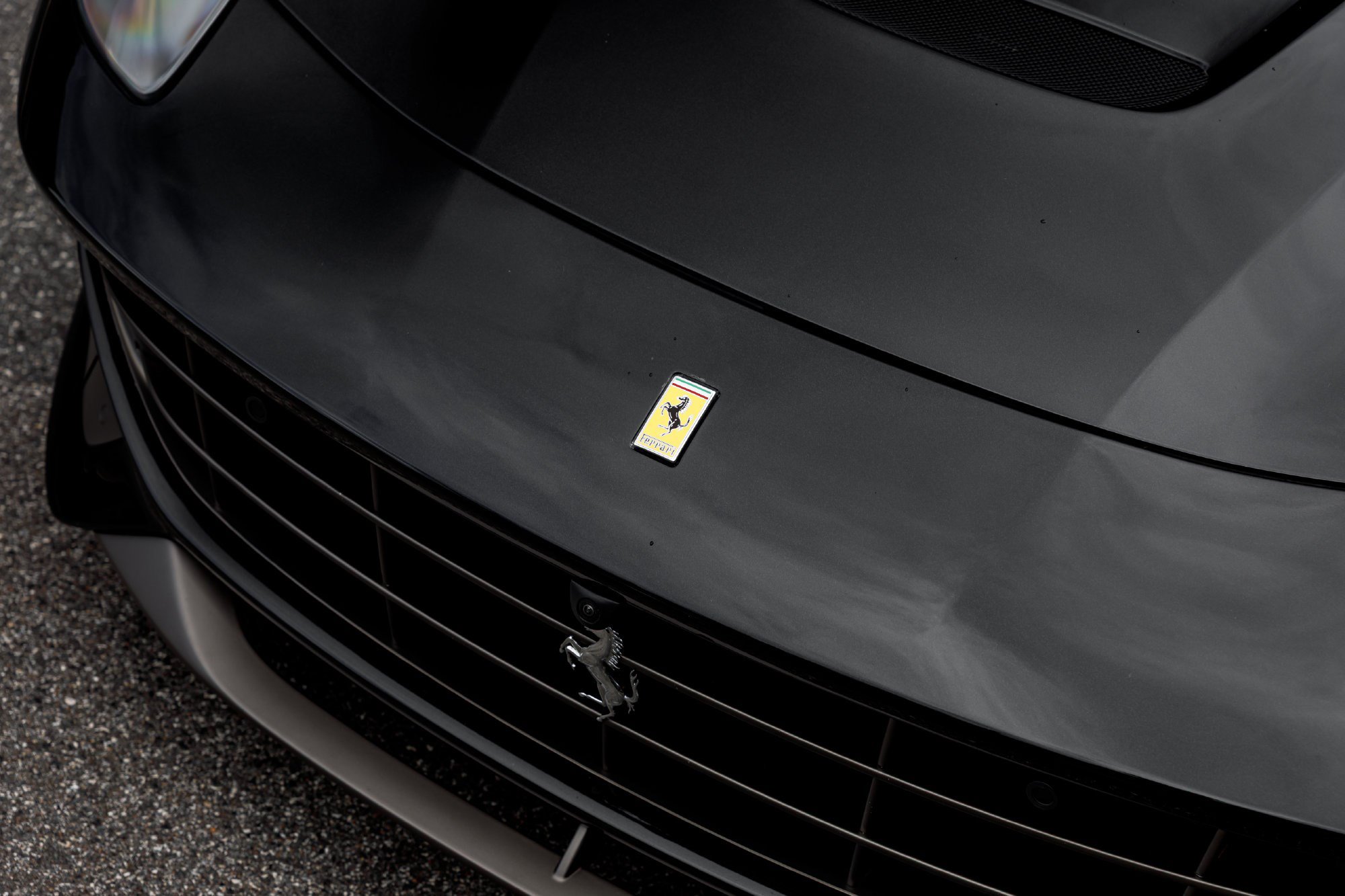 Used 2014 Ferrari F12 Berlinetta RWD image 10