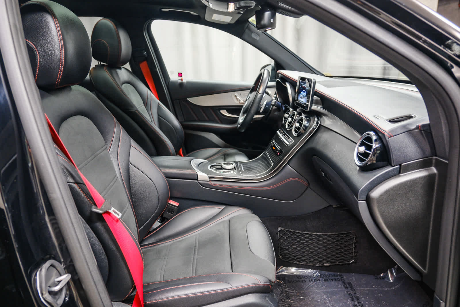 Certified 2019 Mercedes-Benz GLC 43 AMG 4MATIC image 20